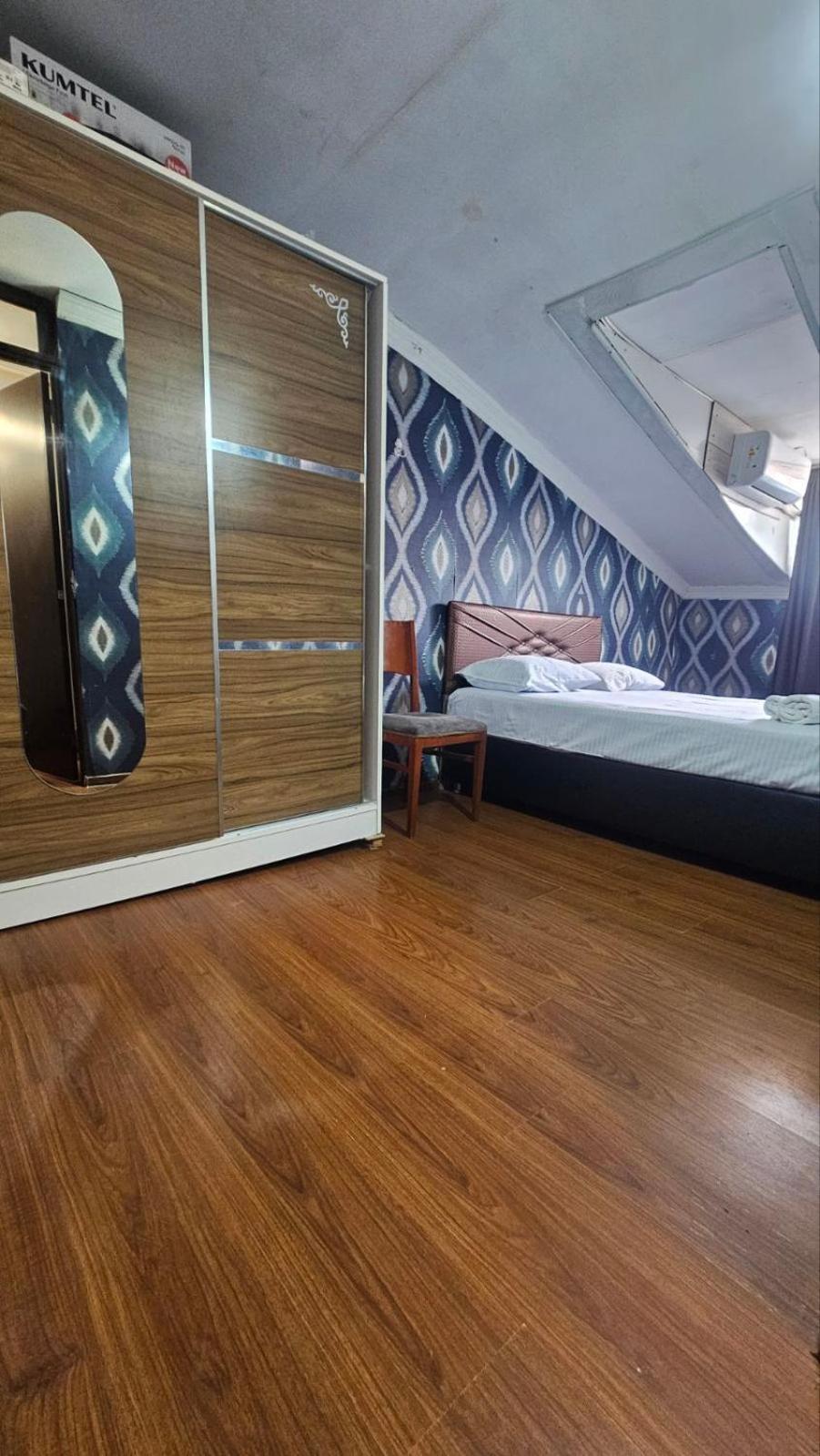 Apartment Zurabi Batum Oda fotoğraf